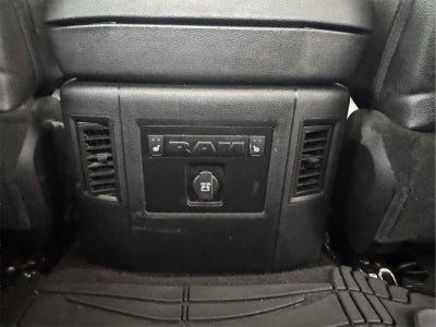 2017 RAM 1500 Laramie Crew Cab 4x4 5'7' Box