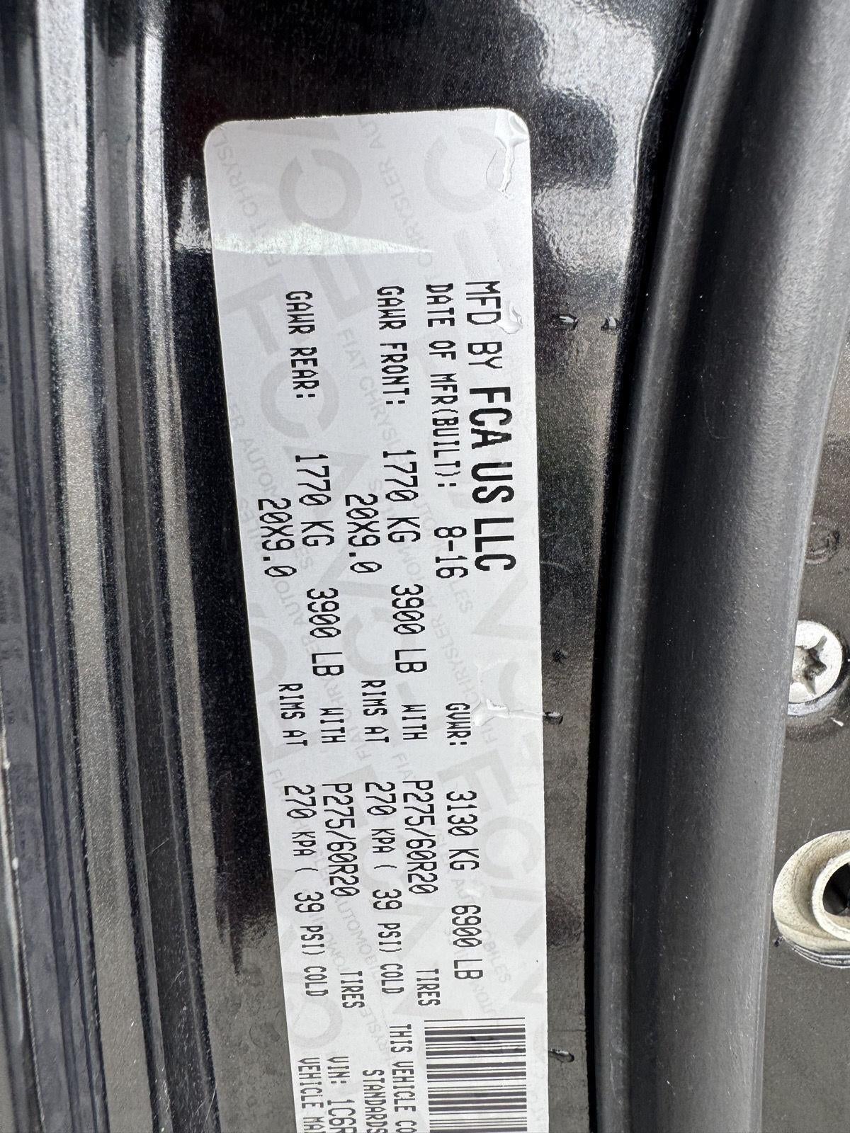 2017 RAM 1500 Laramie Crew Cab 4x4 5'7' Box