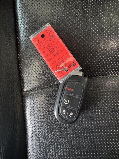 2017 RAM 1500 Laramie Crew Cab 4x4 5'7' Box