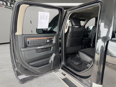 2017 RAM 1500 Laramie Crew Cab 4x4 5'7' Box