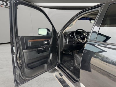2017 RAM 1500 Laramie Crew Cab 4x4 5'7' Box