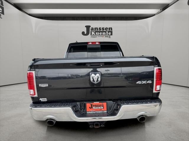 2017 RAM 1500 Laramie Crew Cab 4x4 5'7' Box