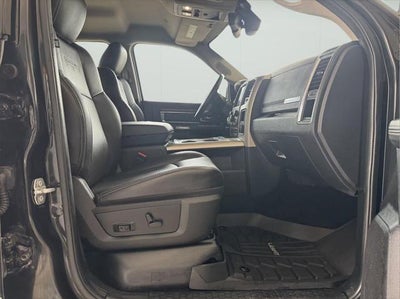 2017 RAM 1500 Laramie Crew Cab 4x4 5'7' Box