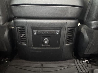 2017 RAM 1500 Laramie Crew Cab 4x4 5'7' Box