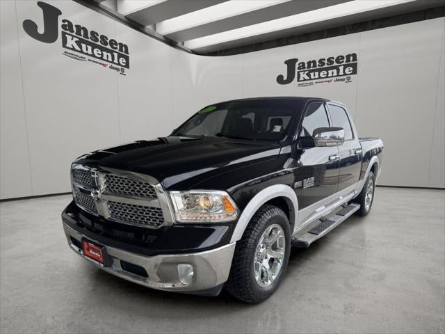 2017 RAM 1500 Laramie Crew Cab 4x4 5'7' Box