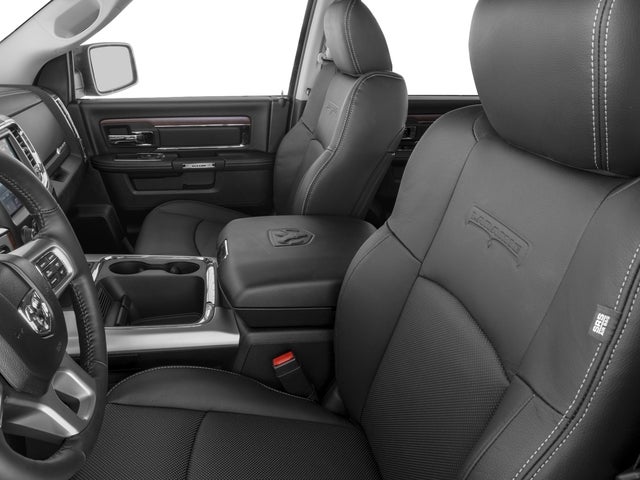 2017 RAM 1500 Laramie Crew Cab 4x4 5'7' Box