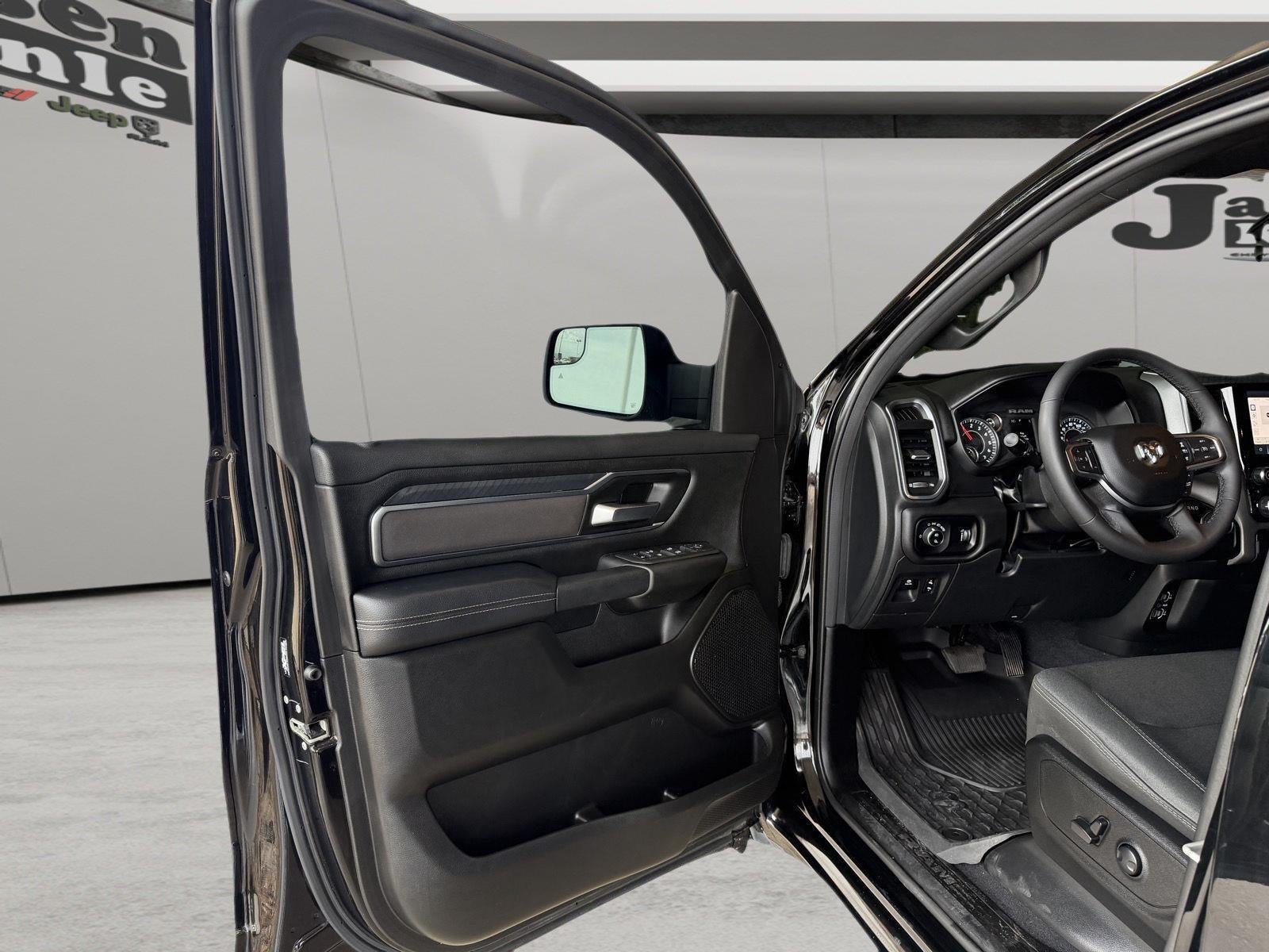 2025 RAM 1500 Big Horn Crew Cab 4x2 5'7' Box