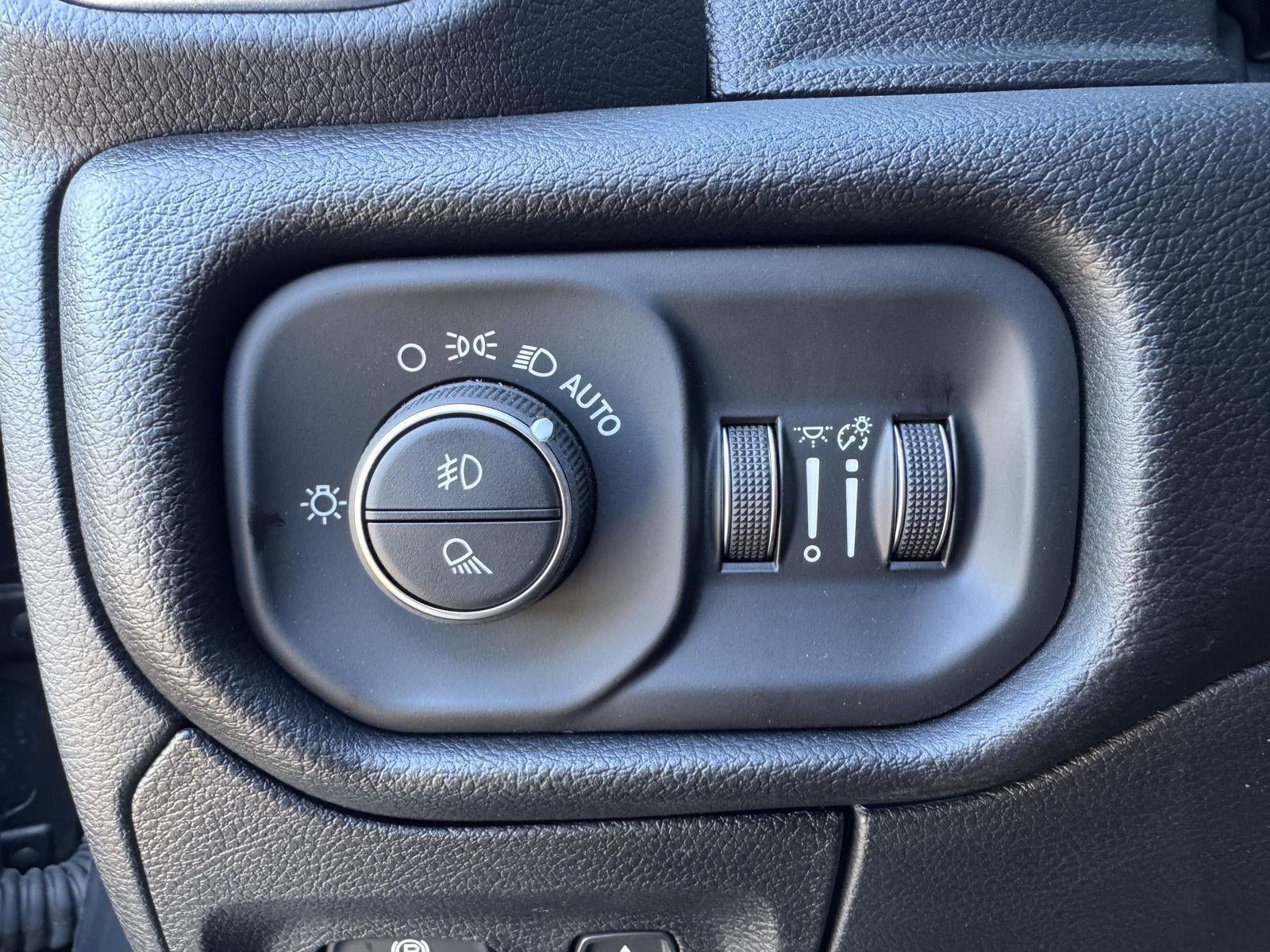 2025 RAM Ram 1500 RAM 1500 BIG HORN CREW CAB 4X4 5'7' BOX