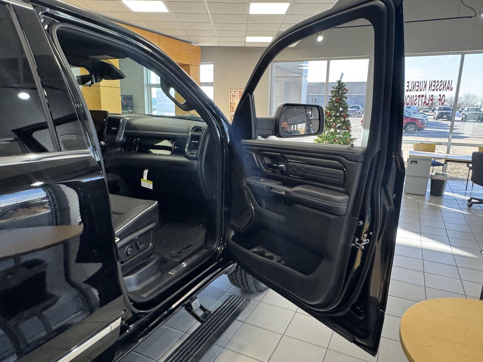 2026 RAM Ram 1500 RAM 1500 LIMITED CREW CAB 4X4 5'7' BOX