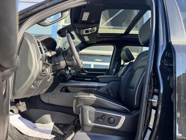 2025 RAM Ram 1500 RAM 1500 LARAMIE CREW CAB 4X4 5'7' BOX