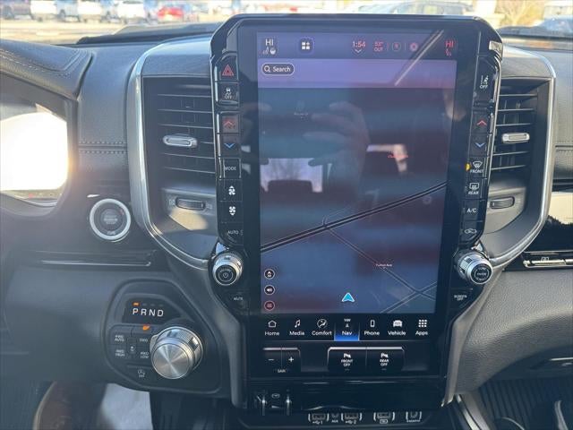 2025 RAM Ram 1500 RAM 1500 LARAMIE CREW CAB 4X4 5'7' BOX