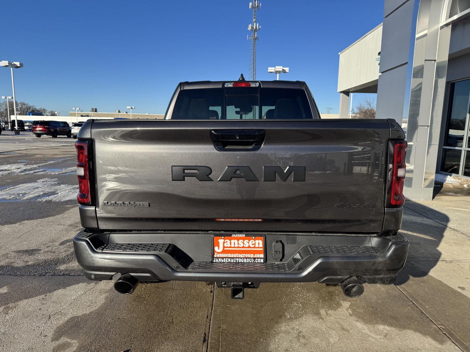 2026 RAM Ram 1500 RAM 1500 LARAMIE CREW CAB 4X4 5'7' BOX