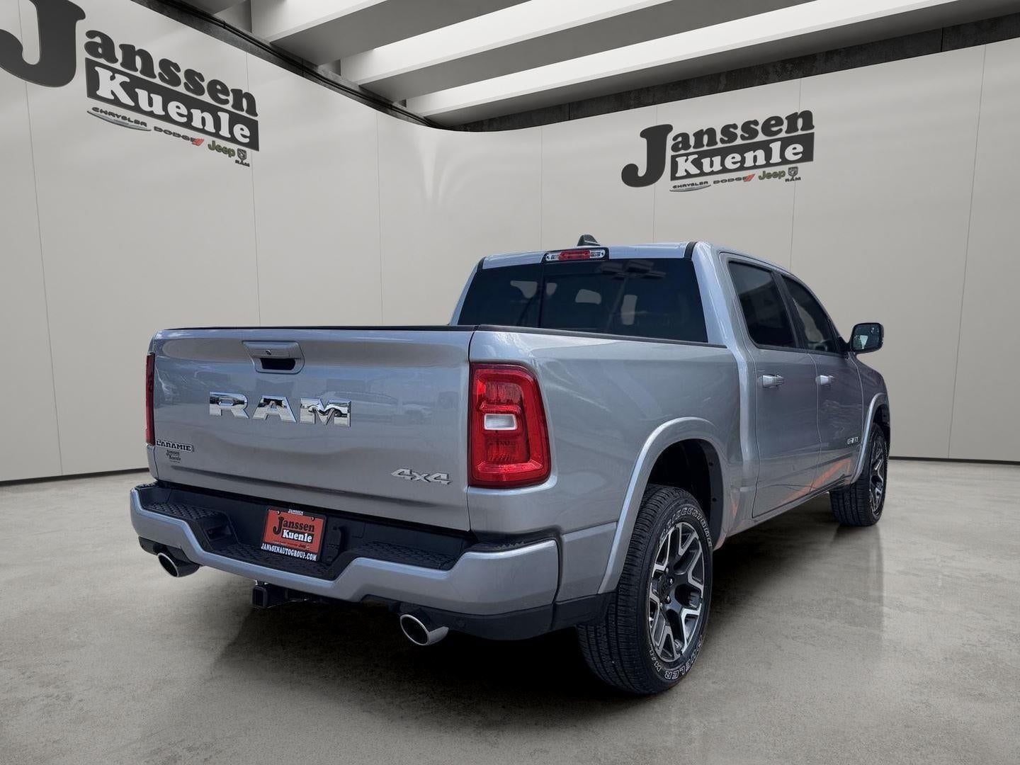 2025 RAM 1500 Laramie Crew Cab 4x4 5'7' Box