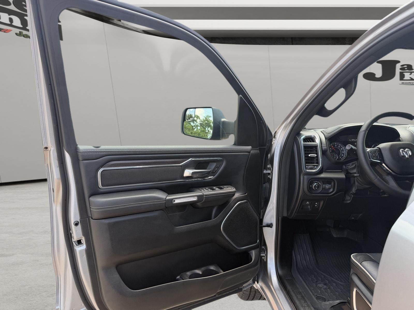 2025 RAM 1500 Laramie Crew Cab 4x4 5'7' Box
