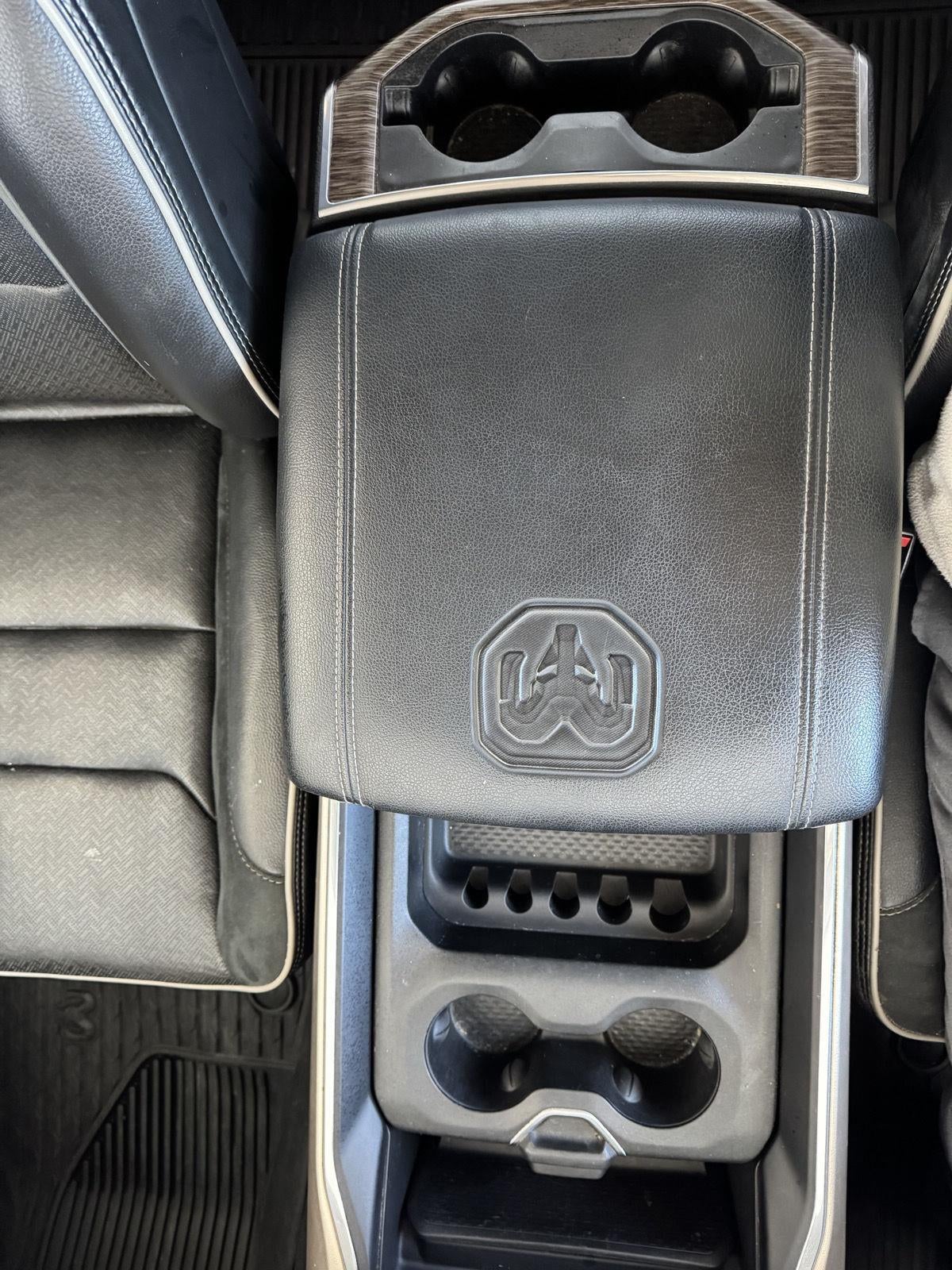 2019 RAM 1500 Laramie Crew Cab 4x4 5'7' Box