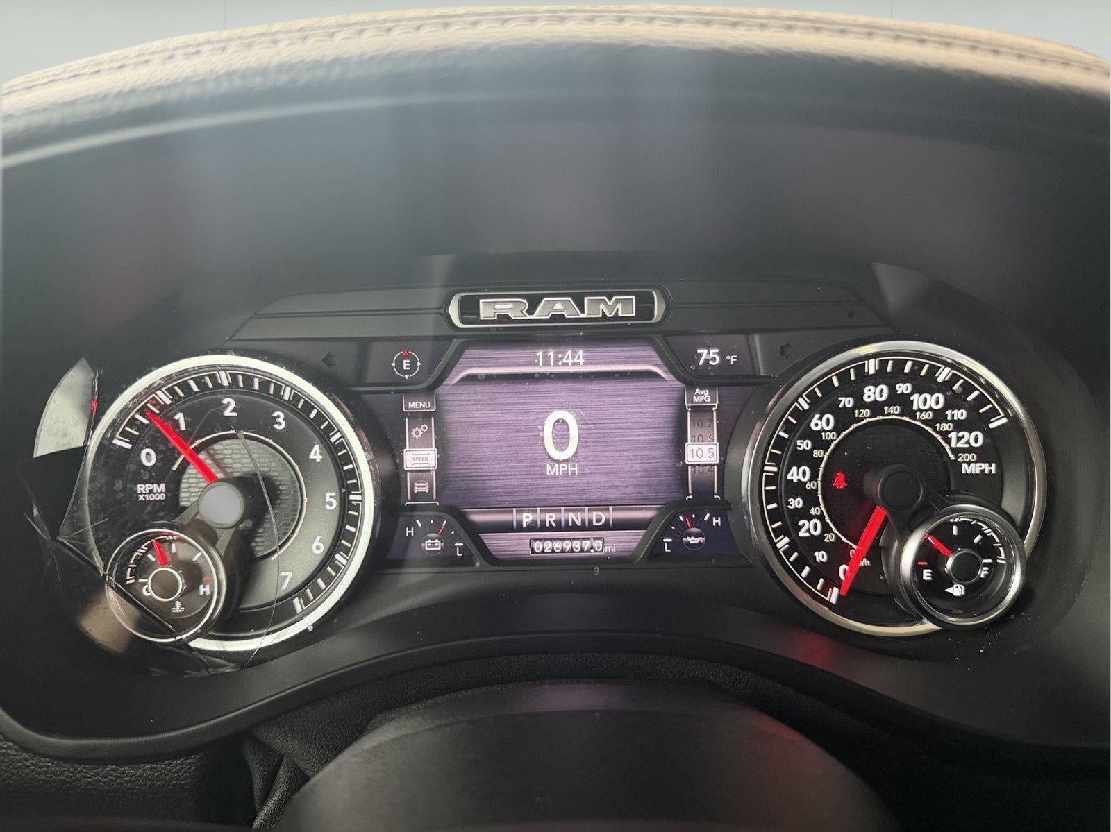 2021 RAM 1500 Laramie Crew Cab 4x4 5'7' Box