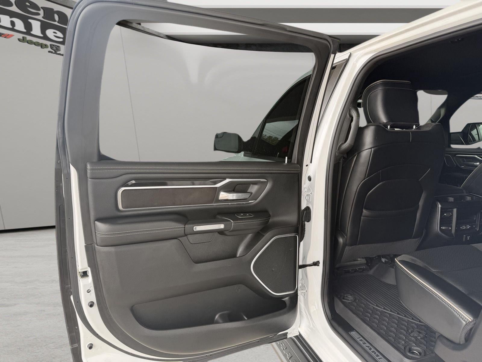 2021 RAM 1500 Laramie Crew Cab 4x4 5'7' Box