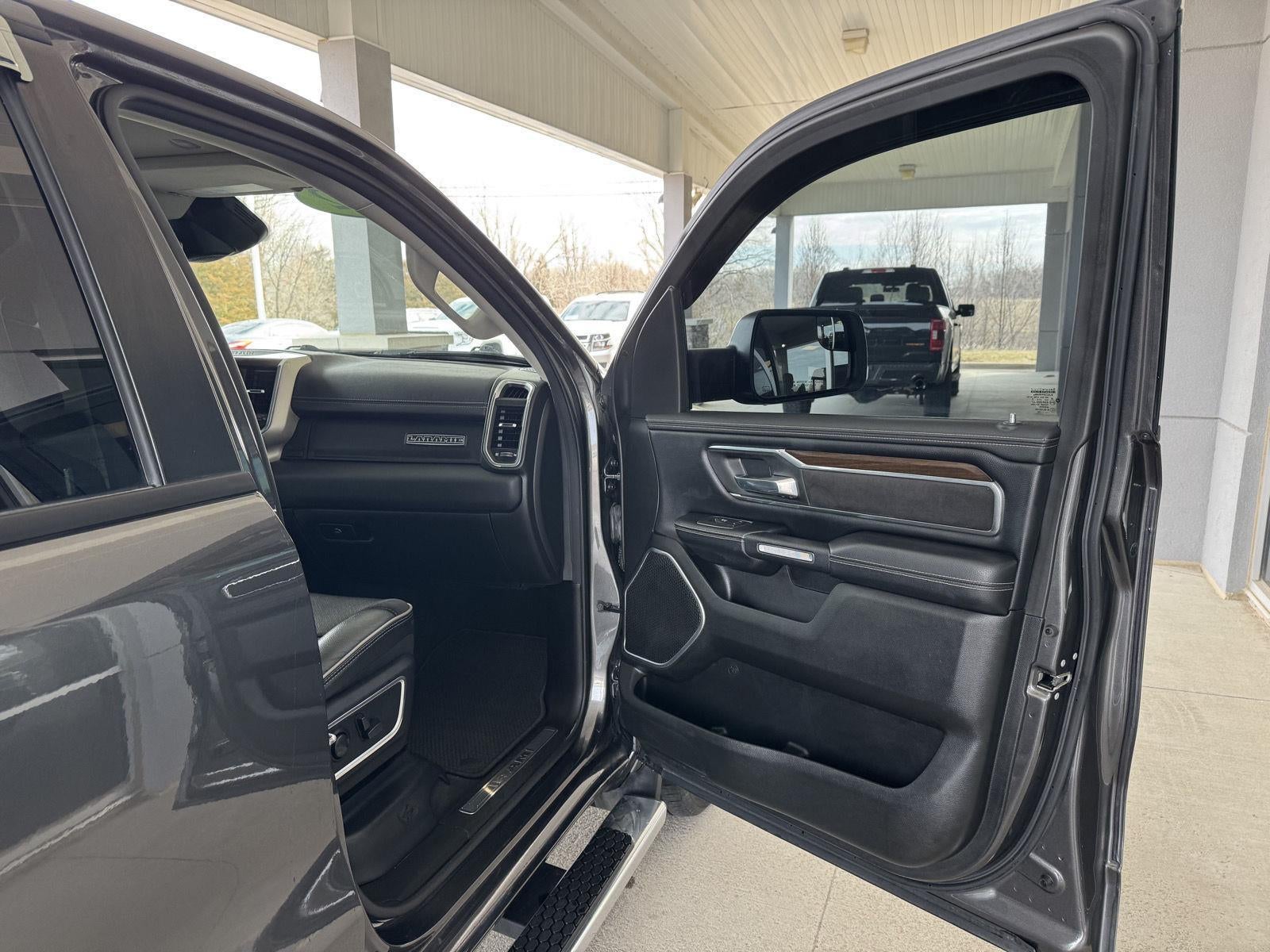 2022 RAM 1500 Laramie Crew Cab 4x4 5'7' Box