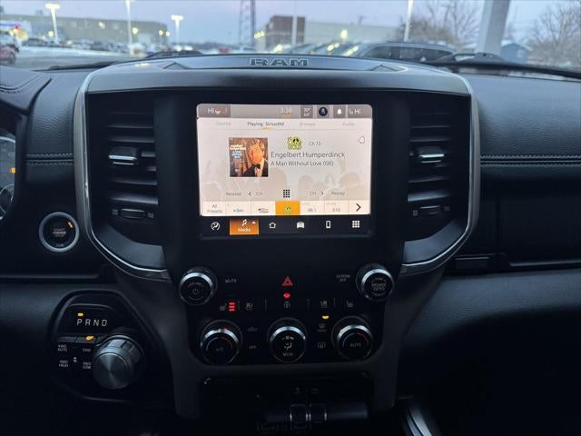 2022 RAM 1500 Laramie Crew Cab 4x4 5'7' Box