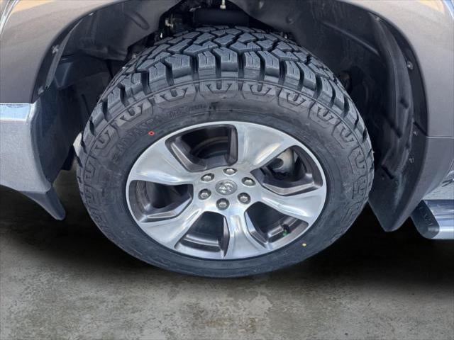 2022 RAM 1500 Laramie Crew Cab 4x4 5'7' Box