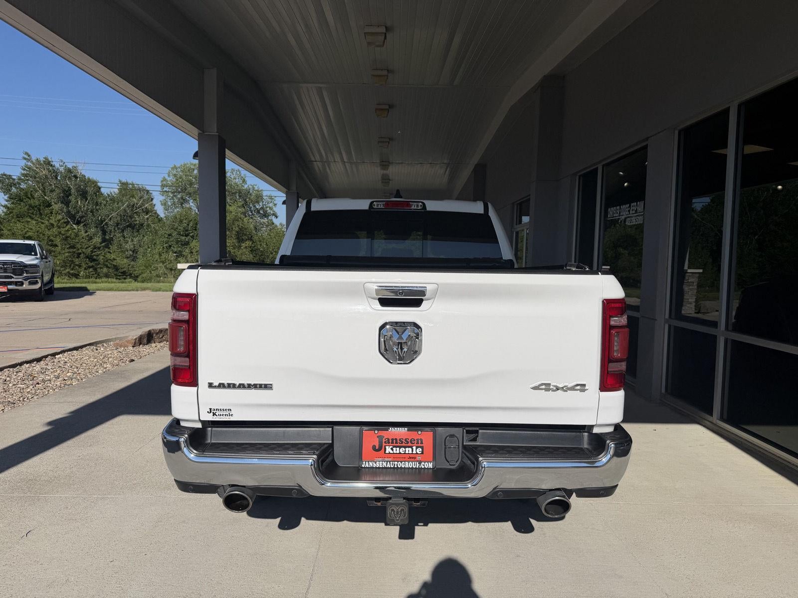 2022 RAM 1500 Laramie Crew Cab 4x4 5'7' Box
