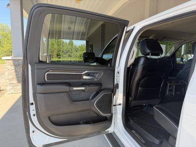 2022 RAM 1500 Laramie Crew Cab 4x4 5'7' Box