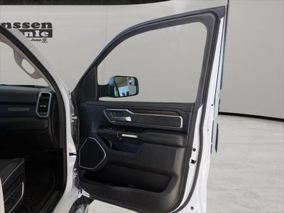 2022 RAM 1500 Laramie Crew Cab 4x4 5'7' Box