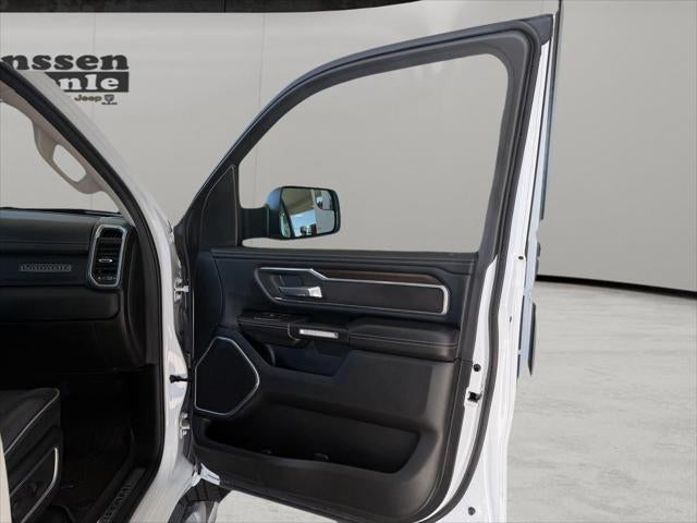 2022 RAM 1500 Laramie Crew Cab 4x4 5'7' Box