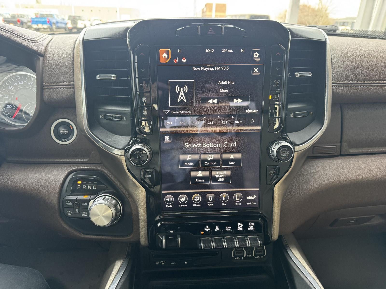 2019 RAM 1500 Laramie Crew Cab 4x4 6'4' Box