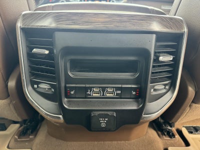 2019 RAM 1500 Laramie Crew Cab 4x4 6'4' Box