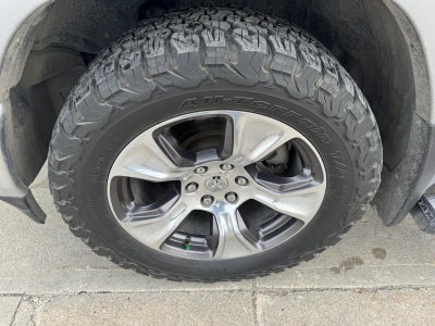 2019 RAM 1500 Laramie Crew Cab 4x4 6'4' Box