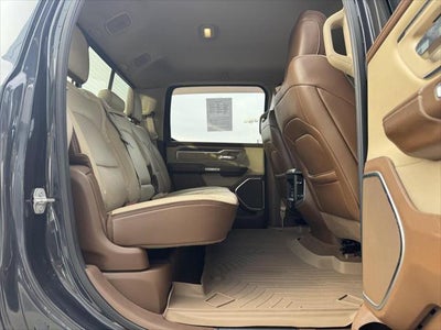 2019 RAM 1500 Laramie Crew Cab 4x4 6'4' Box