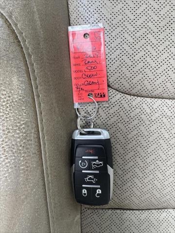 2019 RAM 1500 Laramie Crew Cab 4x4 6'4' Box