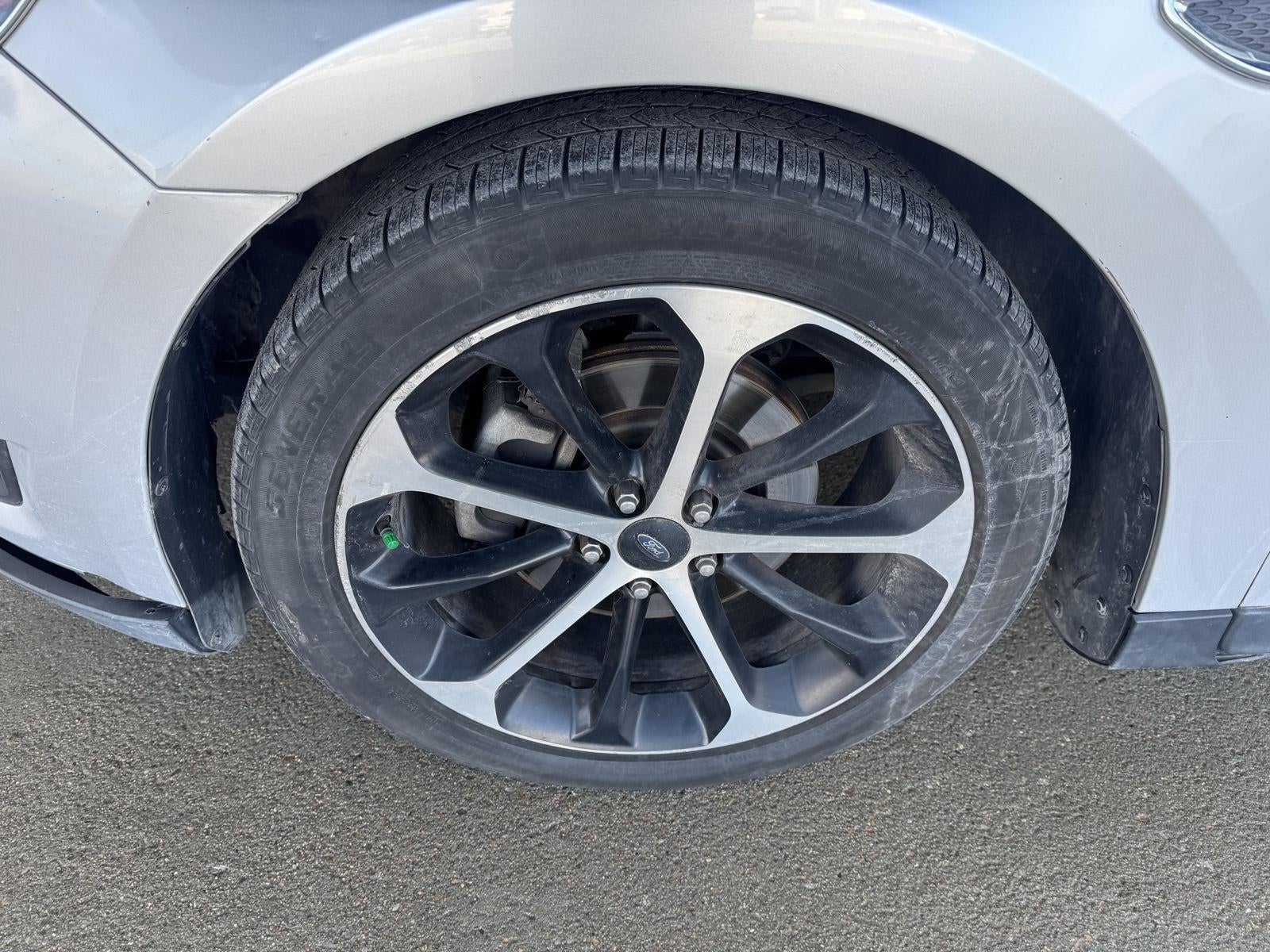 2015 Ford Taurus SEL