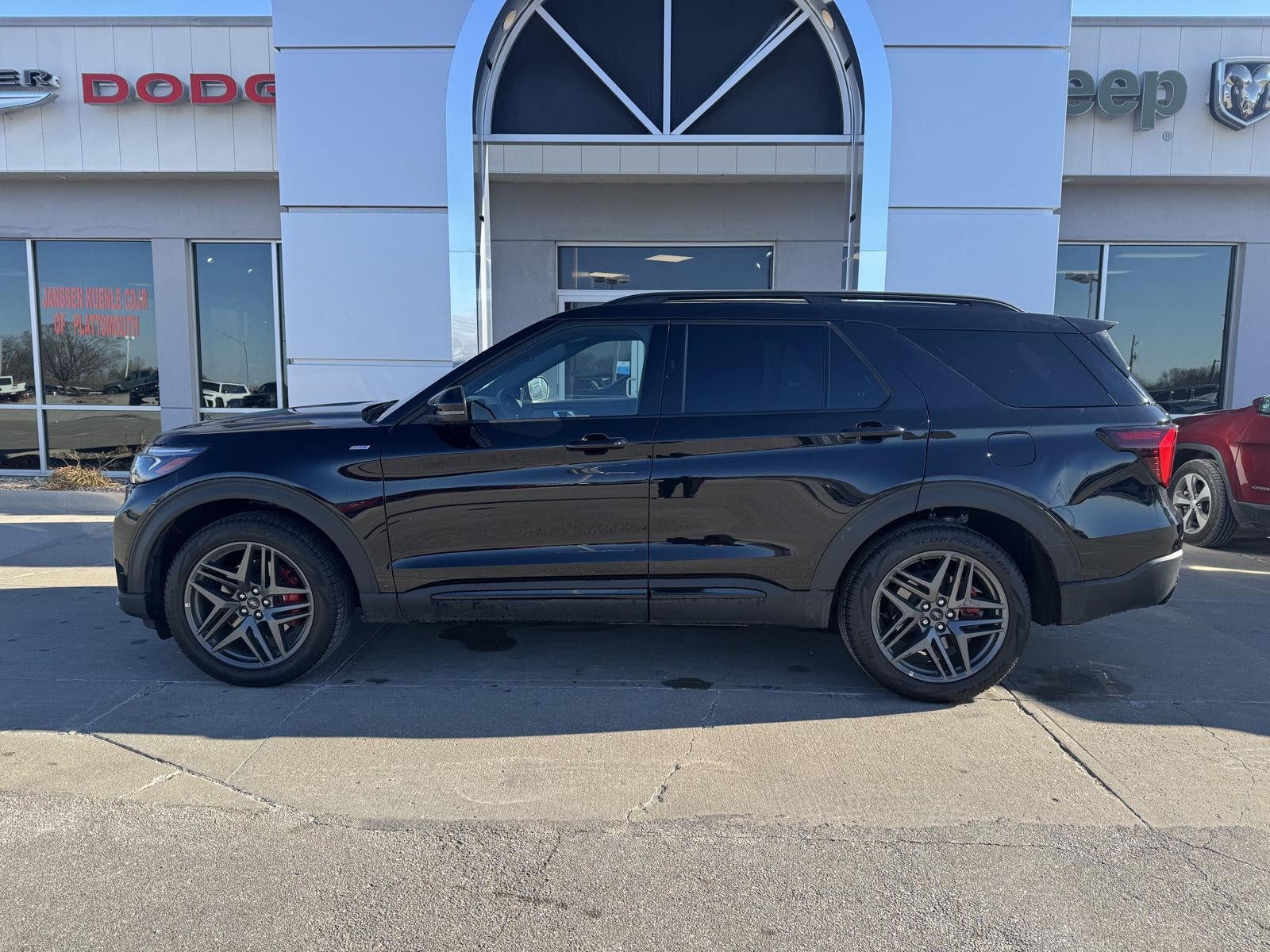 2025 Ford Explorer ST-Line