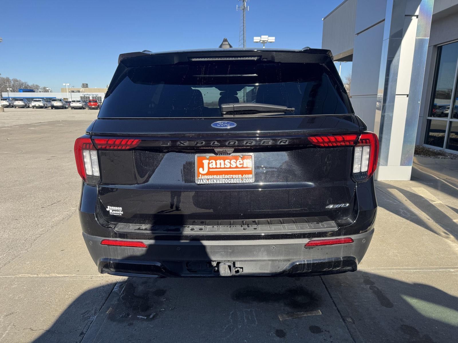 2025 Ford Explorer ST-Line