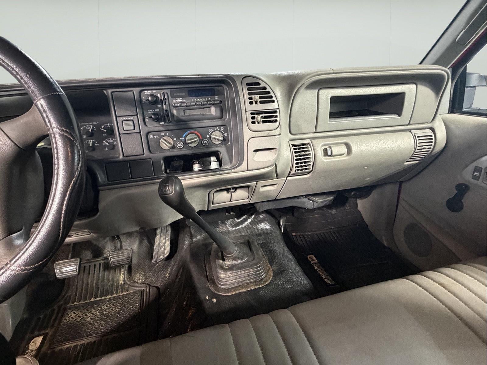 2000 Chevrolet C3500 Chassis 4dr 168.5' WB
