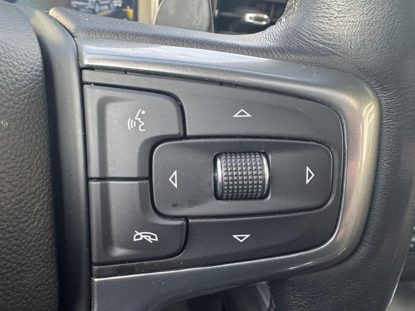 2022 Chevrolet Silverado 1500 4WD Crew Cab Short Bed LTZ