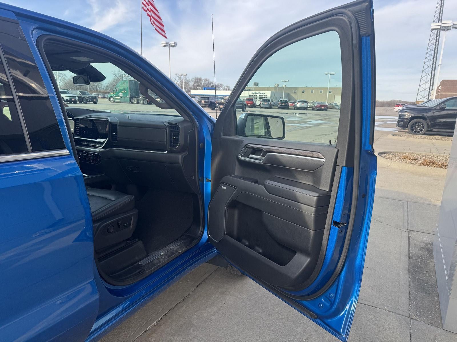 2022 Chevrolet Silverado 1500 4WD Crew Cab Short Bed LTZ