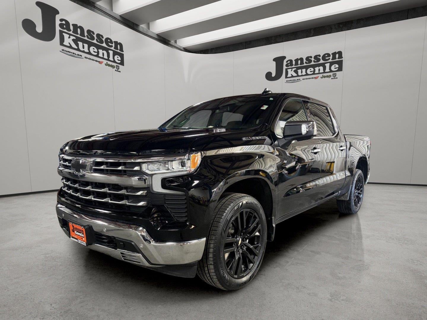 2022 Chevrolet Silverado 1500 4WD Crew Cab Short Bed LTZ