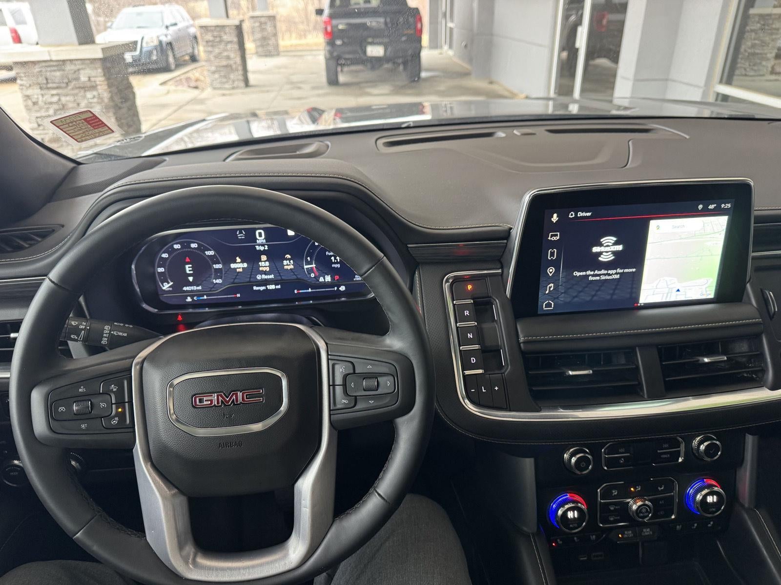 2023 GMC Yukon 4WD SLT