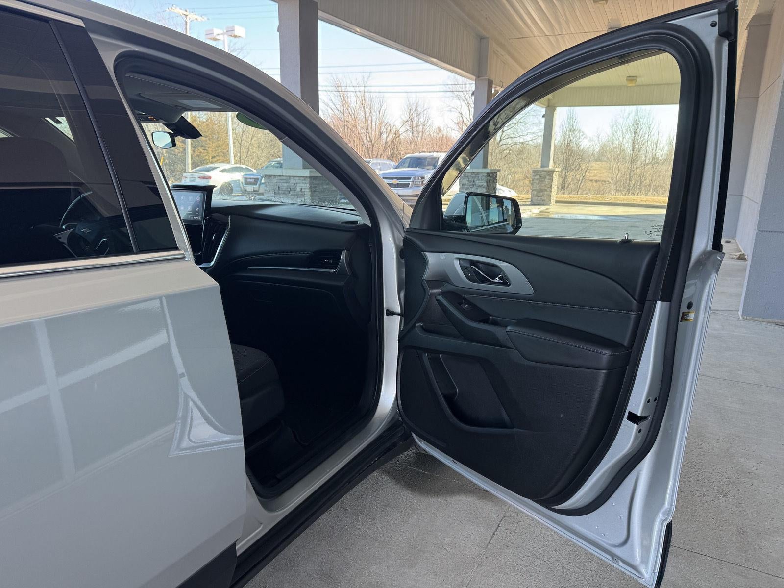 2020 Chevrolet Traverse AWD LT Cloth