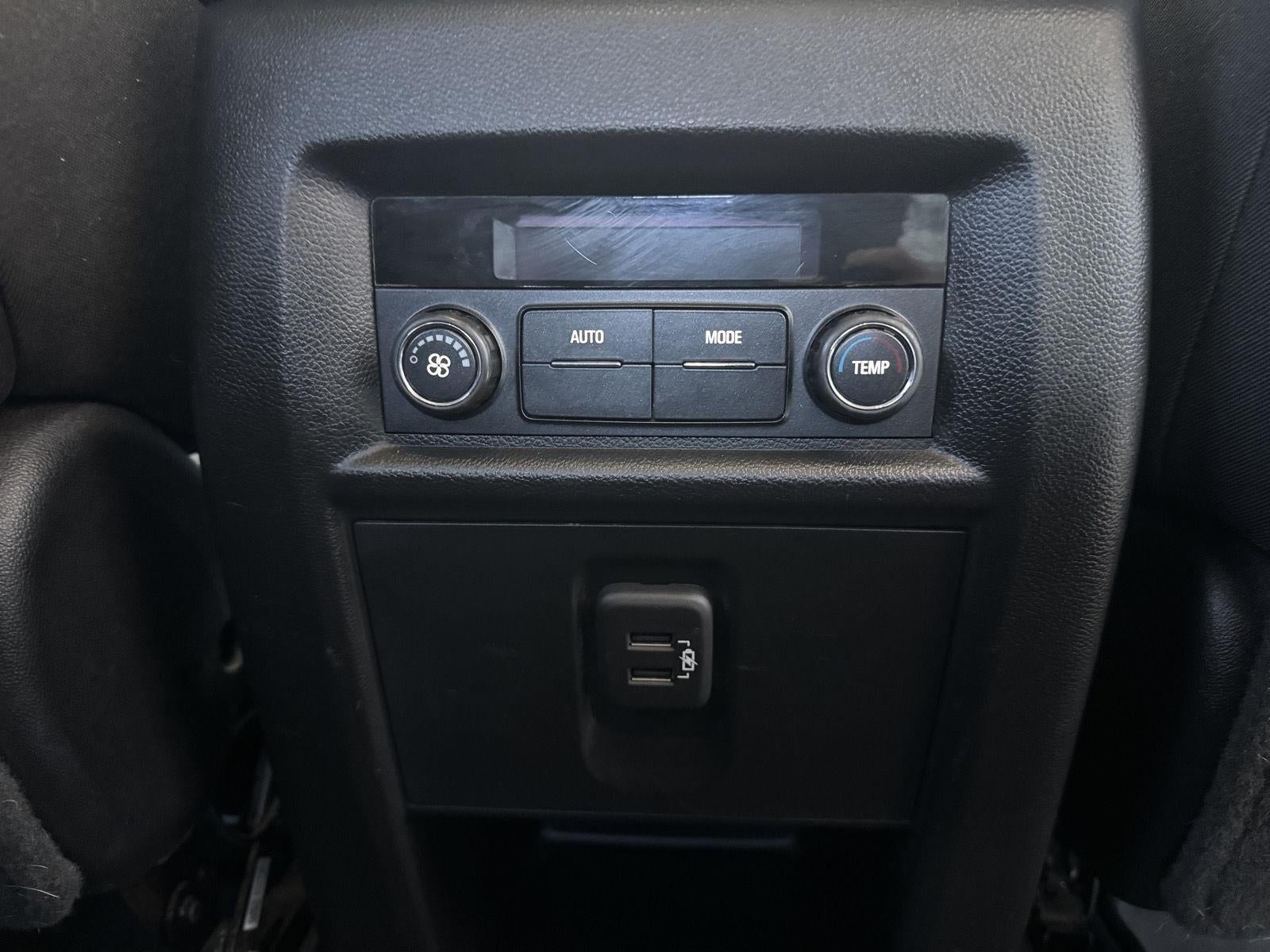 2020 Chevrolet Traverse AWD LT Cloth