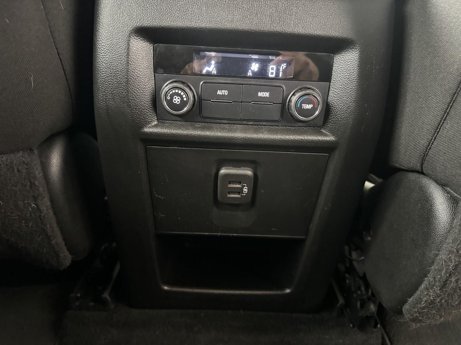 2023 Chevrolet Traverse AWD LT Cloth