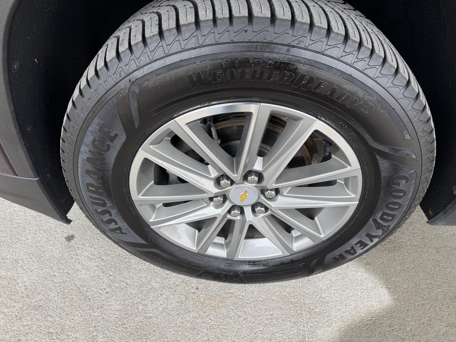 2023 Chevrolet Traverse AWD LT Cloth