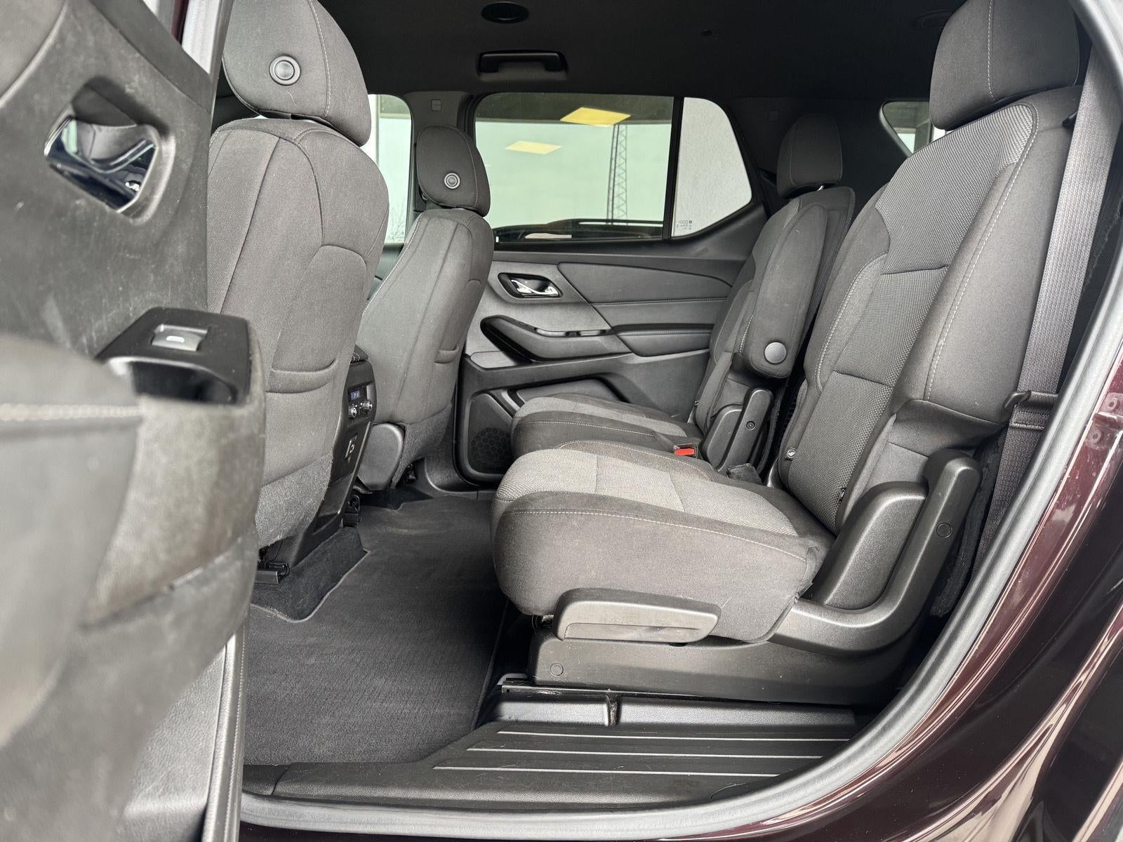 2023 Chevrolet Traverse AWD LT Cloth