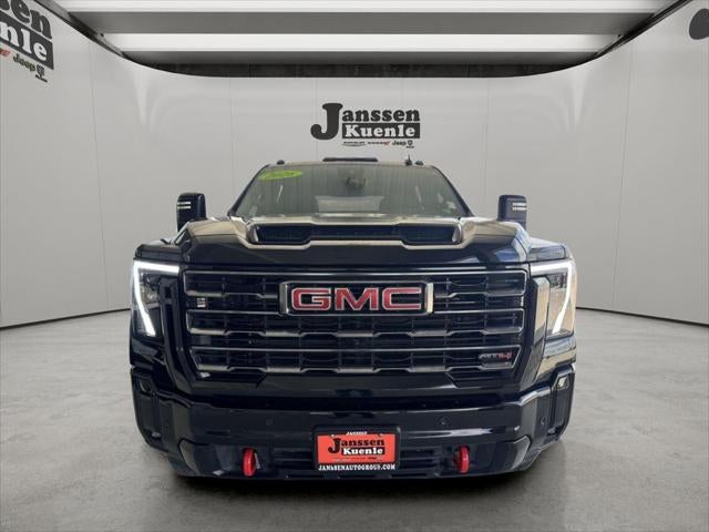2026 GMC Sierra 2500HD Crew Cab, Standard Bed, AT4, 4WD