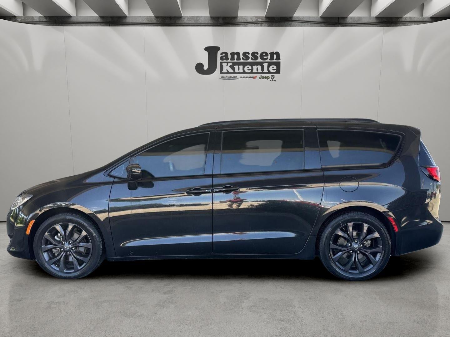 2019 Chrysler Pacifica Touring L Plus