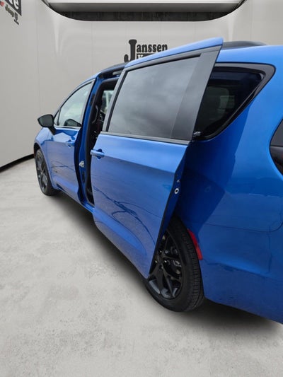 2027 Chrysler Pacifica PACIFICA SELECT AWD