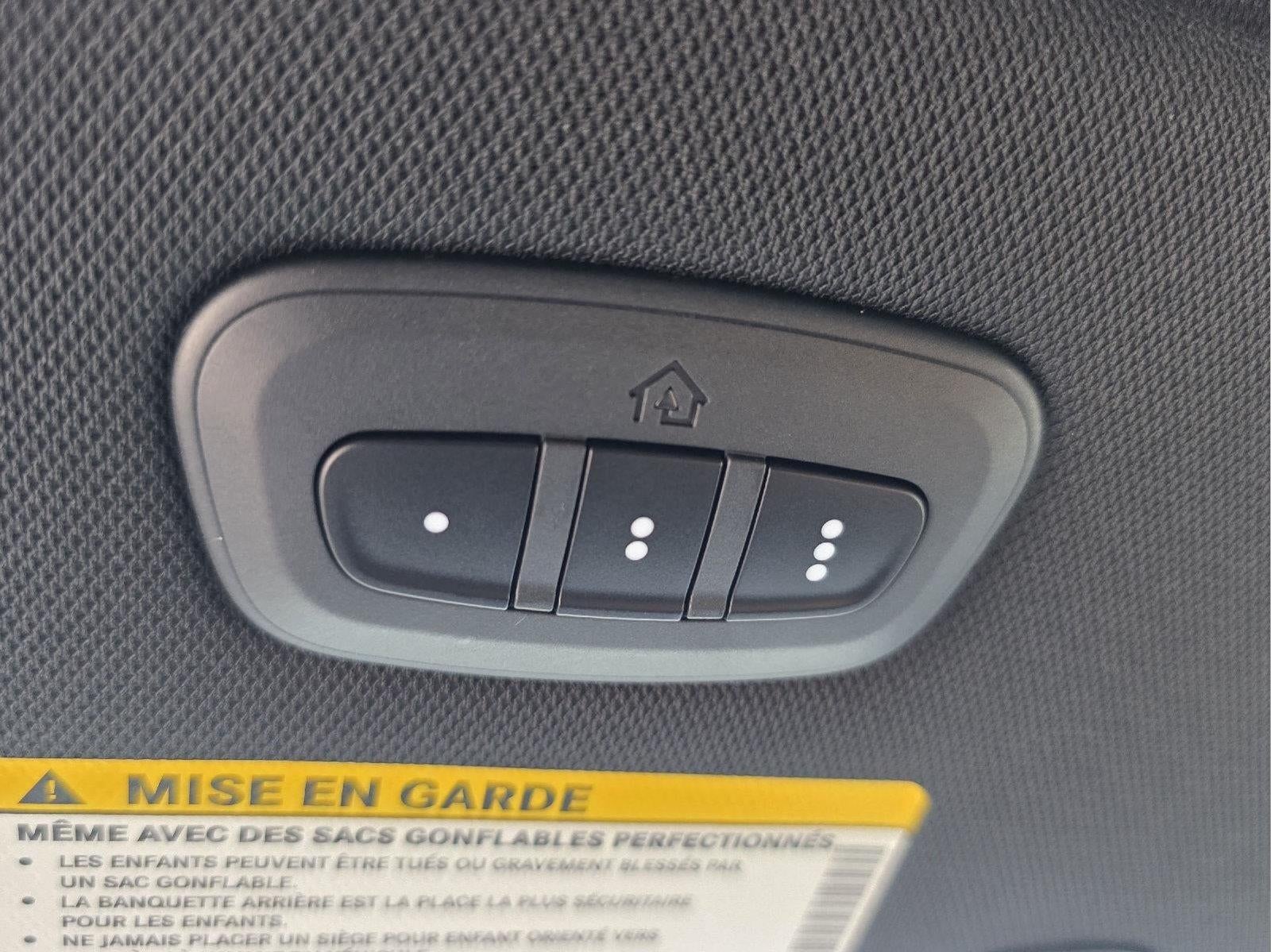 2027 Chrysler Pacifica PACIFICA SELECT AWD